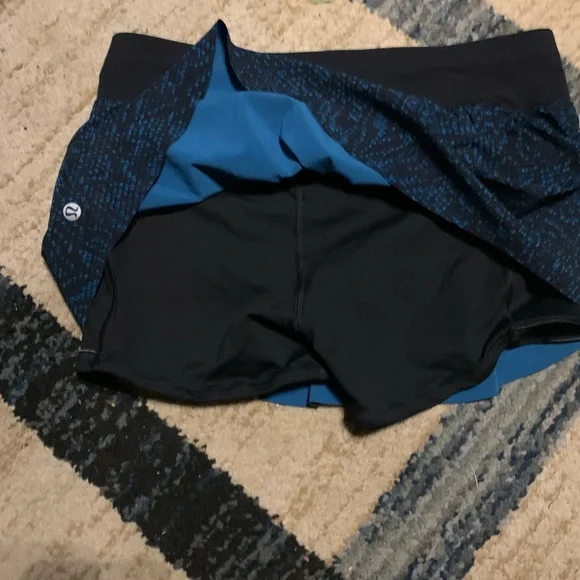 Lululemon shorts - Picture 4 of 4